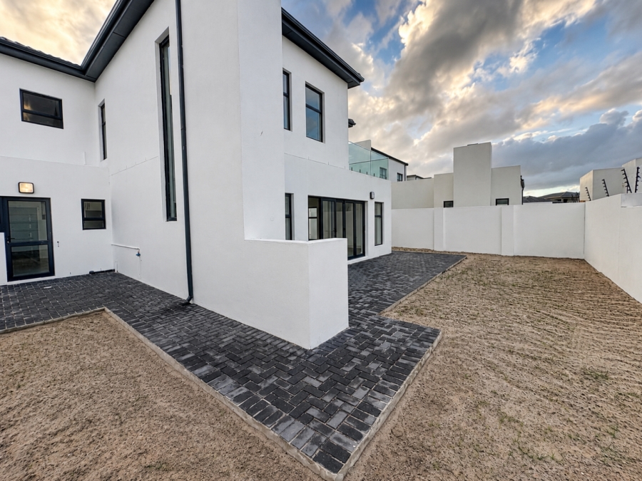 5 Bedroom Property for Sale in Sandown Western Cape